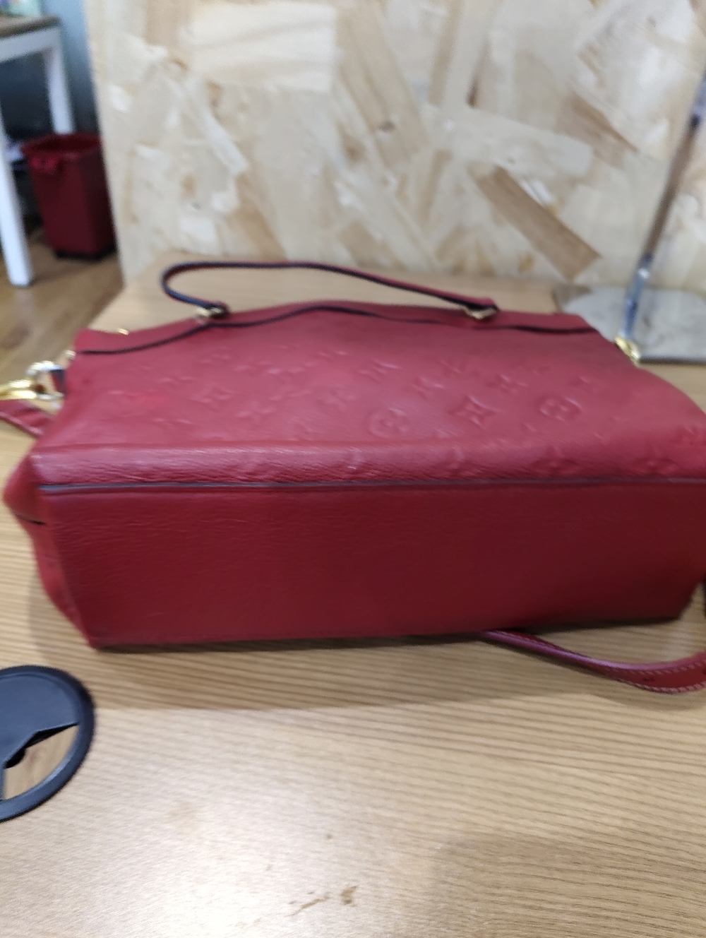 Louis Vuitton Red Monogram-Embossed Leather Shoulder Bag - Picture 4 of 7
